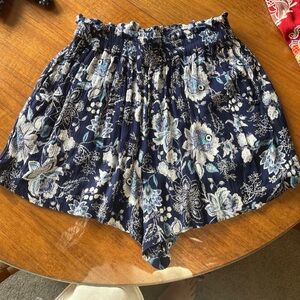 Angie Floral Shorts